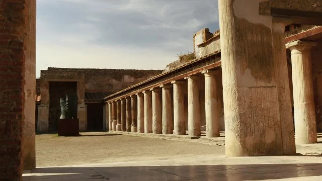 The Slaves in Pompeii:  Power and Identity